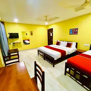 madaparambil-residency.hotels-munnar.com/